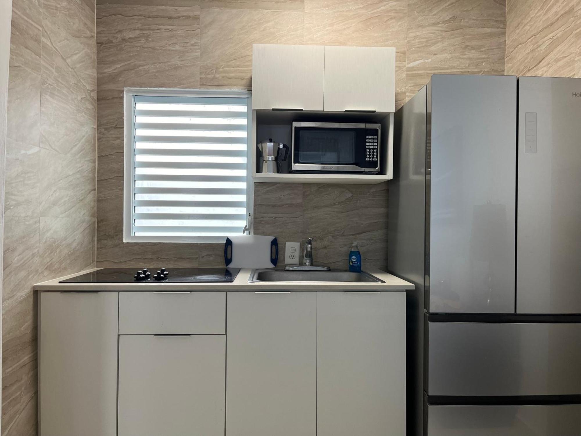 Posada Centric Studio Isla Verde ซานฮวน ภายนอก รูปภาพ